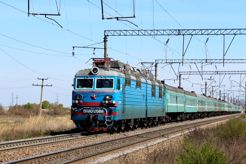 ВЛ80С-2688,_Казахстан,_Карагандинская_область,_перегон_Жана_Караганды_-_Майкудук_(Trainpix_162282)