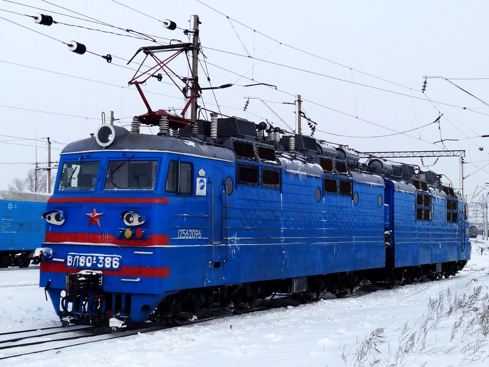 ВЛ80С-386,_Kazakhstan,_Karaganda_region,_Karaganda_depot_(Trainpix_120749)