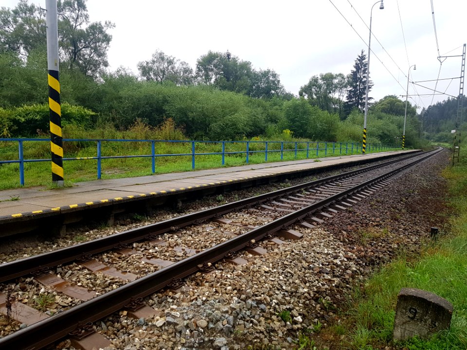 Čierne_pri_Čadci_zastávka_(3)