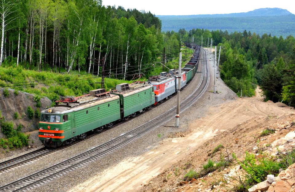 ВЛ10У-479,_Russia,_Chelyabinsk_region,_Urzhumka_-_Zlatoust_stretch_(Trainpix_165952)