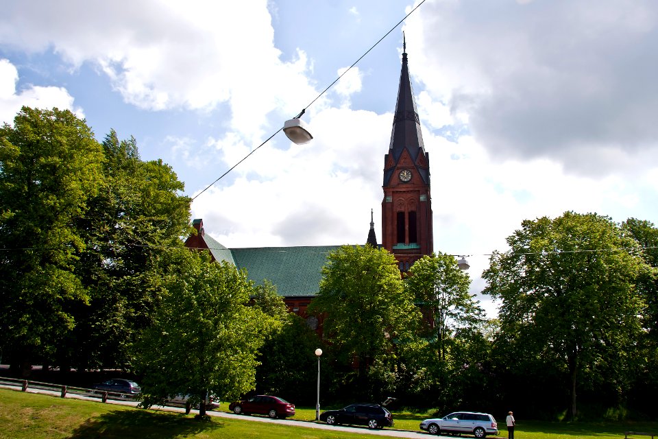 Örgryte_nya_kyrka_sedd_från_Böskolan