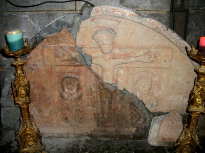 Église_Saint-Vincent_de_Gourdan_ancien_tympan