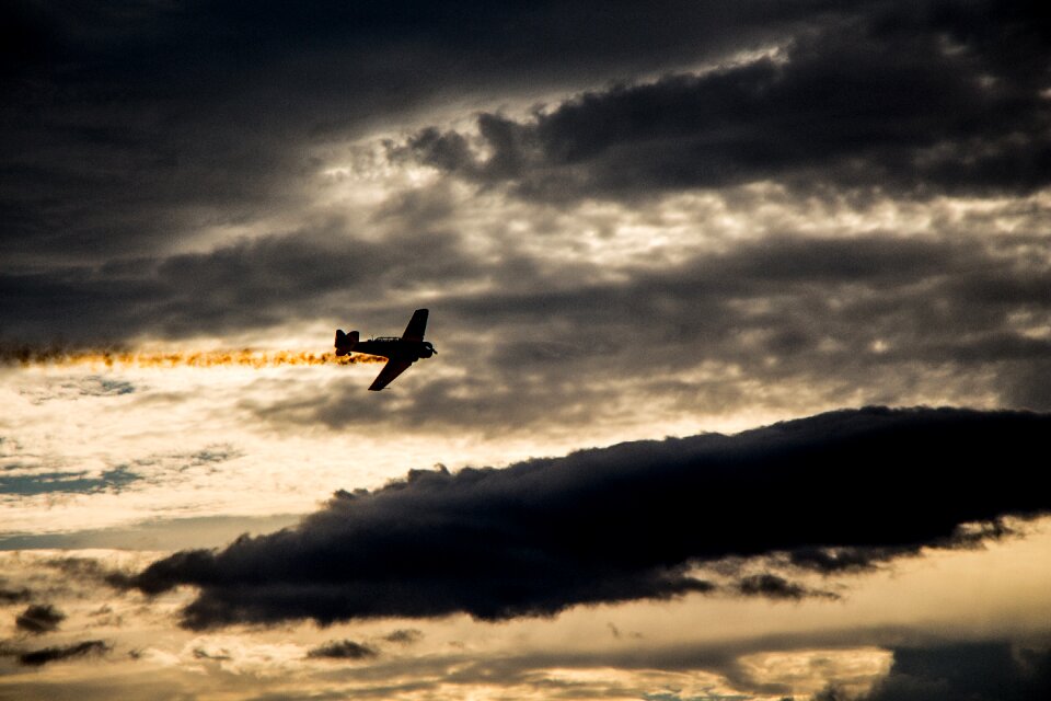 Plane flight clouds