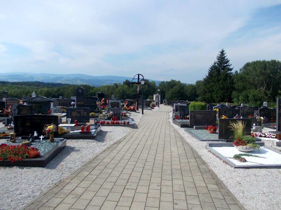 Črešnjevec_Cemetery_01