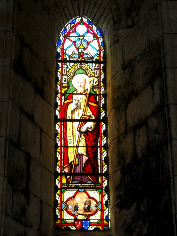 Église_Saint-Romain_de_Saint-Sauvant,_vitrail_5