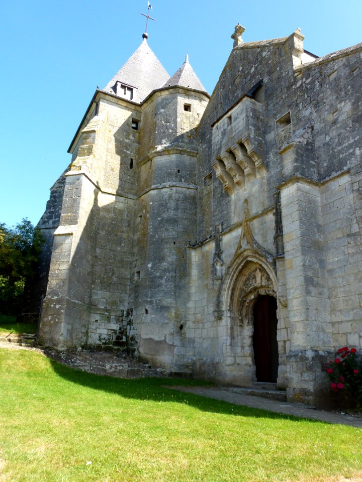 Église_Saint-Rémi_d'Aouste,_façade