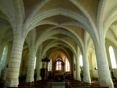 Église_Saint-Rémi_d'Aouste,_intérieur,_centre
