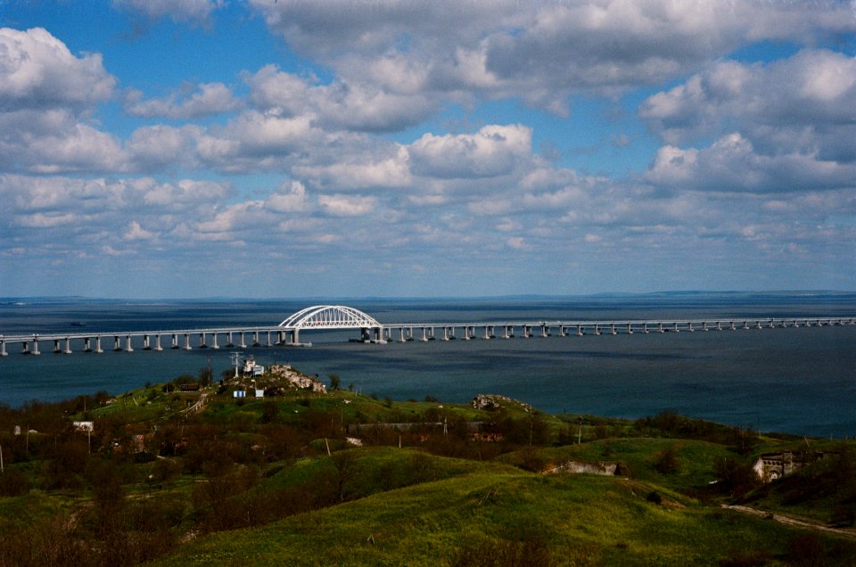 Крымский_Мост,_вид_из_крепости_Керчь_2021-05_2