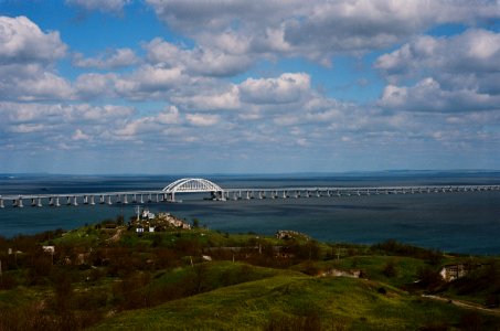 Крымский_Мост,_вид_из_крепости_Керчь_2021-05_2