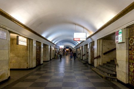 Крещатик_(станция_метро)_05
