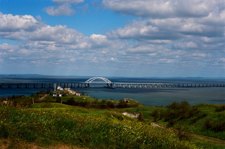 Крымский_Мост,_вид_из_крепости_Керчь_2021-05_3
