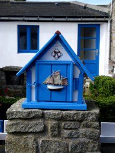 Île_de_Sein_pittoresque,_boîte-à-lettres_2