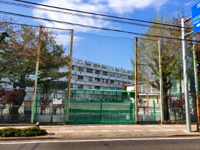 世田谷区立三軒茶屋小学校