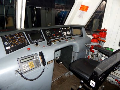 ЧС2К-851,_Россия,_Самарская_область,_станция_Звезда_(Trainpix_150110)