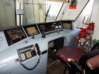 ЧС2К-893,_Россия,_Самарская_область,_станция_Кинель_(Trainpix_156664)