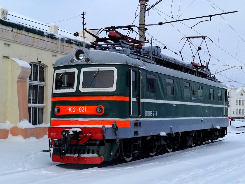 ЧС2-921,_Россия,_Омская_область,_депо_Омск_(Trainpix_118410)