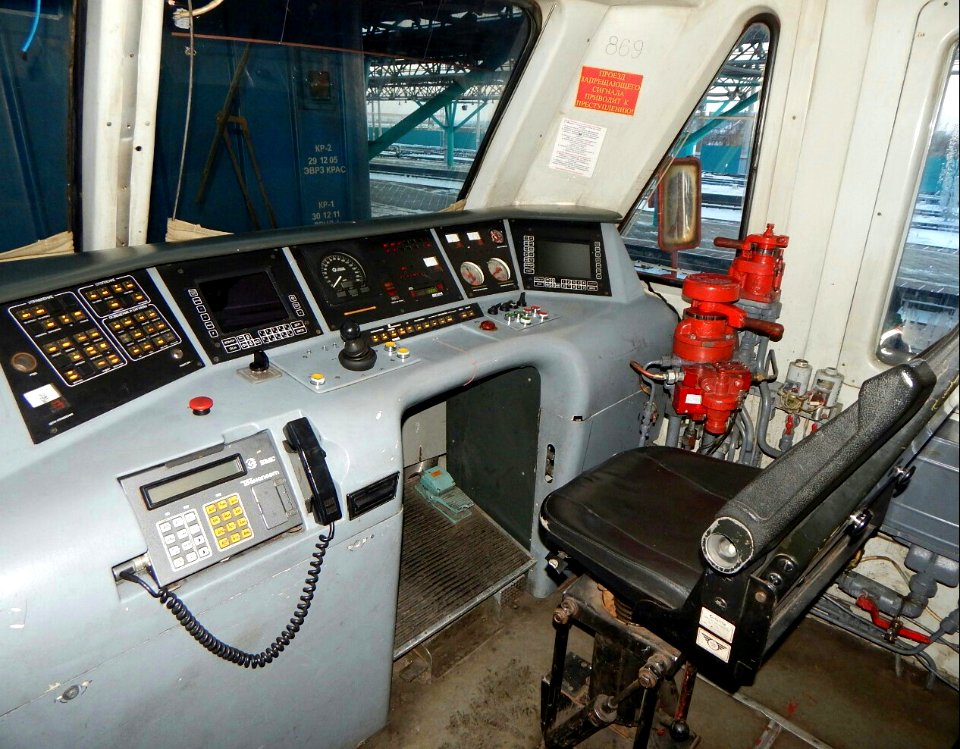 ЧС2К-869,_Россия,_Самарская_область,_станция_Самара_(Trainpix_150676)