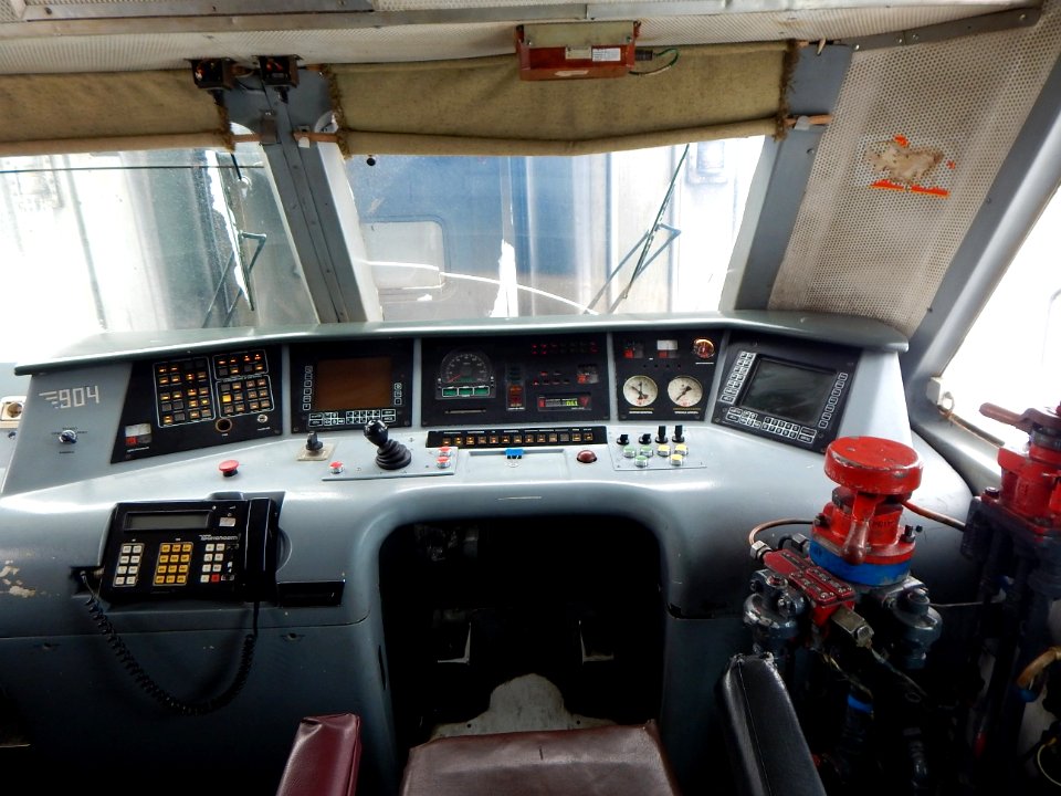 ЧС2К-904,_Россия,_Оренбургская_область,_станция_Абдулино_(Trainpix_155065)