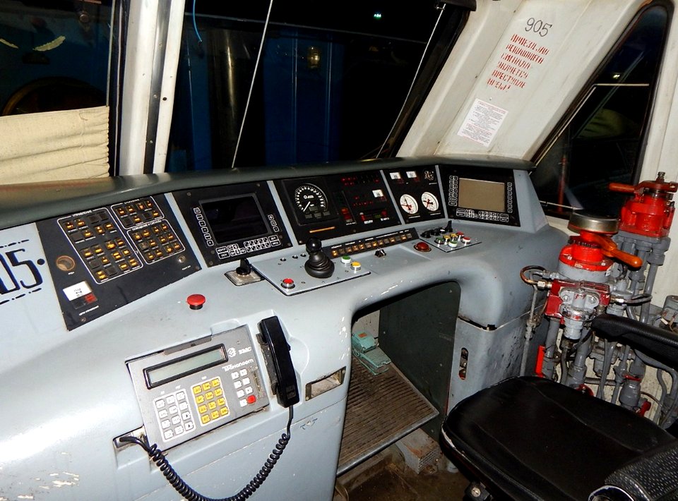 ЧС2К-905,_Россия,_Ульяновская_область,_станция_Новоспасское_(Trainpix_160858)