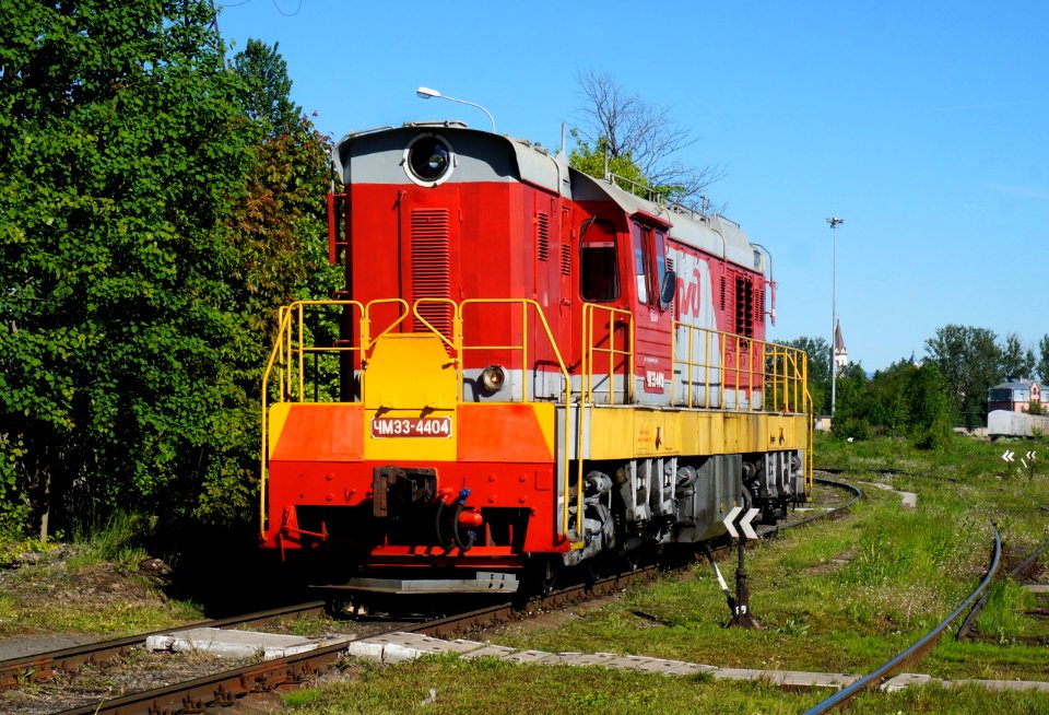ЧМЭ3-4404,_Россия,_Санкт-Петербург,_подъездной_путь_от_станции_Санкт-Петербург-Финляндский_(Trainpix_213925)