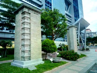 嘉義稅務出張所舊門柱側面