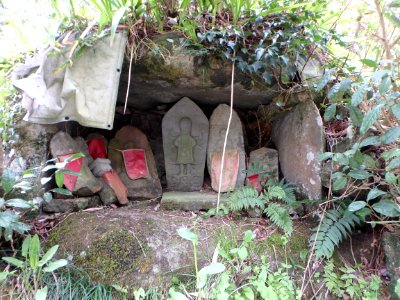 兵庫県豊岡市但東町大河内（集落北西側）の庚申塔と地蔵