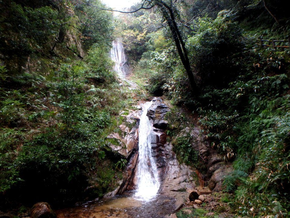 兵庫県豊岡市出石町袴狭「白糸の滝」
