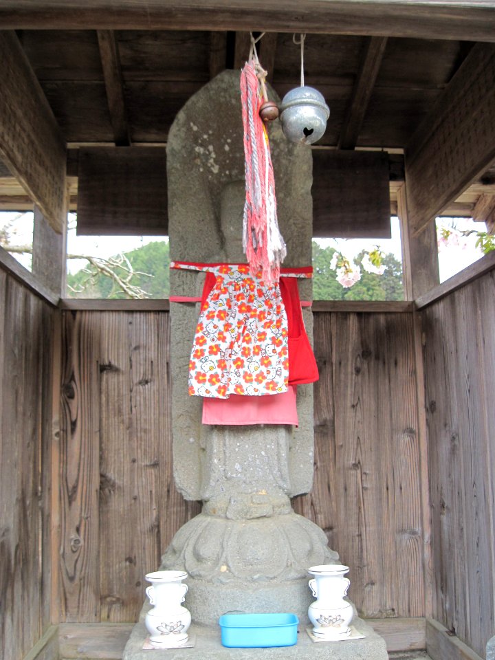 兵庫県豊岡市出石町奥小野大月橋近接の地蔵堂（享保12年銘入り）