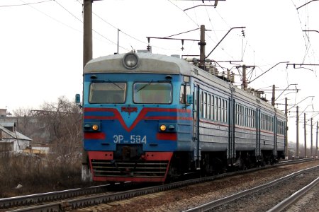 ЭР9МР-584,_Казахстан,_Карагандинская_область,_перегон_Майкудук_-_Караганда_(Trainpix_191266)