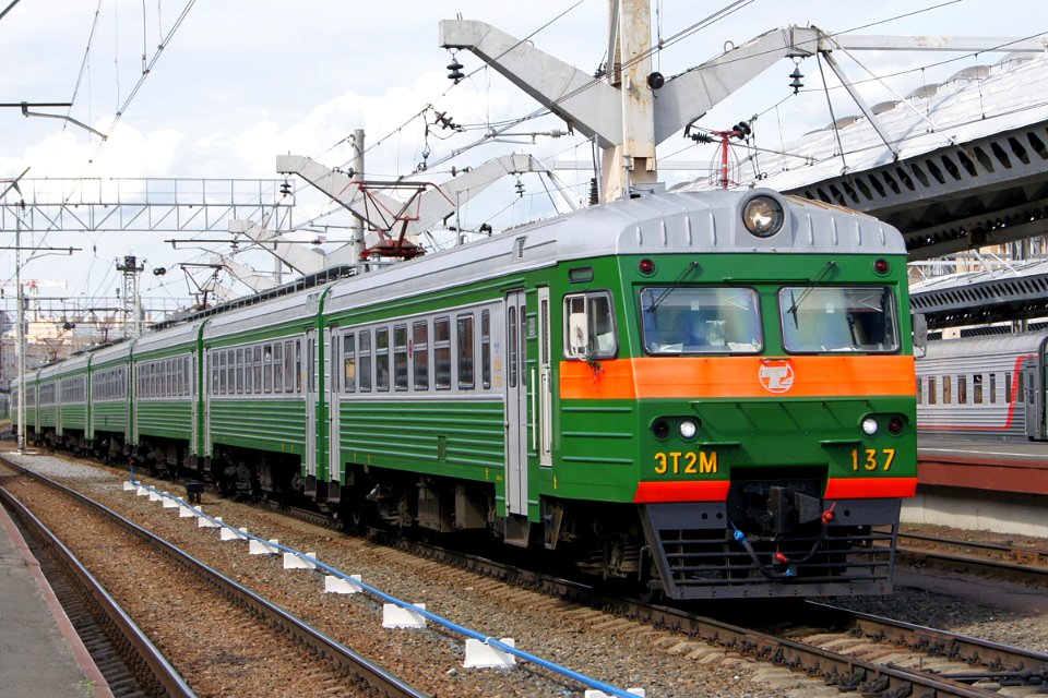 ЭТ2М-139,_Россия,_Санкт-Петербург,_станция_Санкт-Петербург-Главный_(Trainpix_207858)