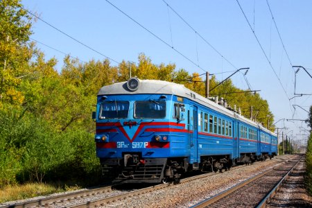 ЭР9М-587,_Казахстан,_Карагандинская_область,_перегон_Жана_Караганды_-_Майкудук_(Trainpix_205681)