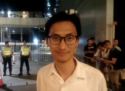 朱凱廸喺反東北案被告聲援集會度