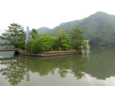 兵庫県豊岡市城崎町楽々浦の厳島神社