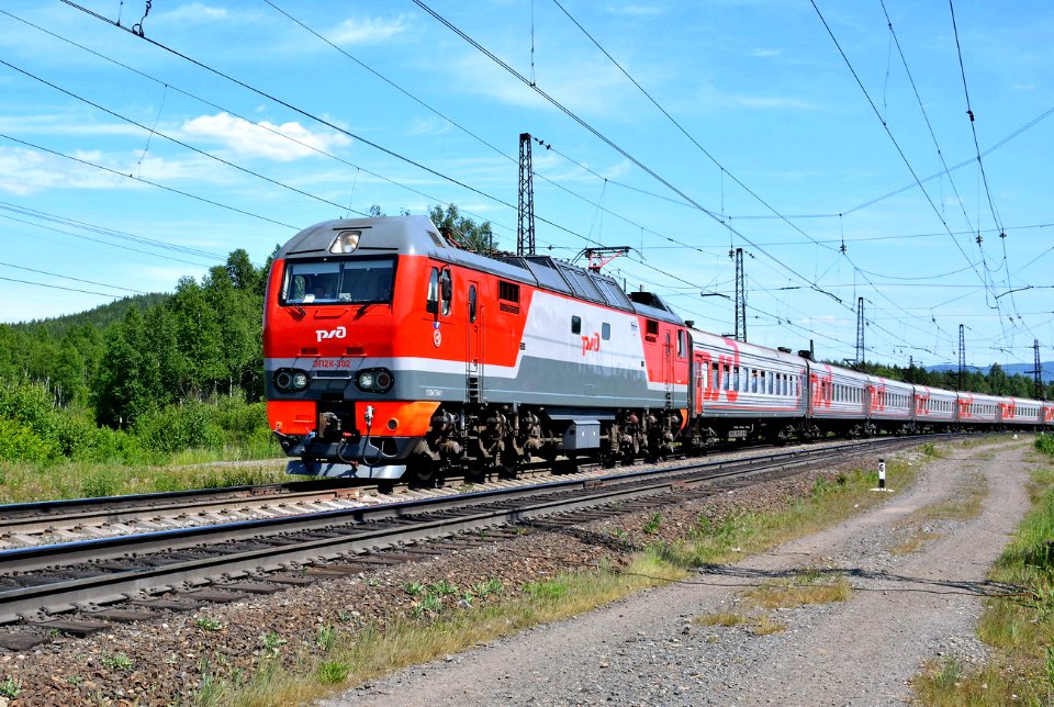 ЭП2К-302,_Russia,_Chelyabinsk_region,_Floysovaya_-_Syrostan_stretch_(Trainpix_167099)
