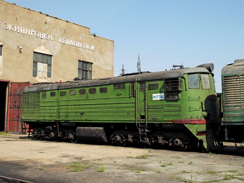 ТЭ3-7601,_Казахстан,_Карагандинская_область,_депо_КПТУ_(Trainpix_34386)