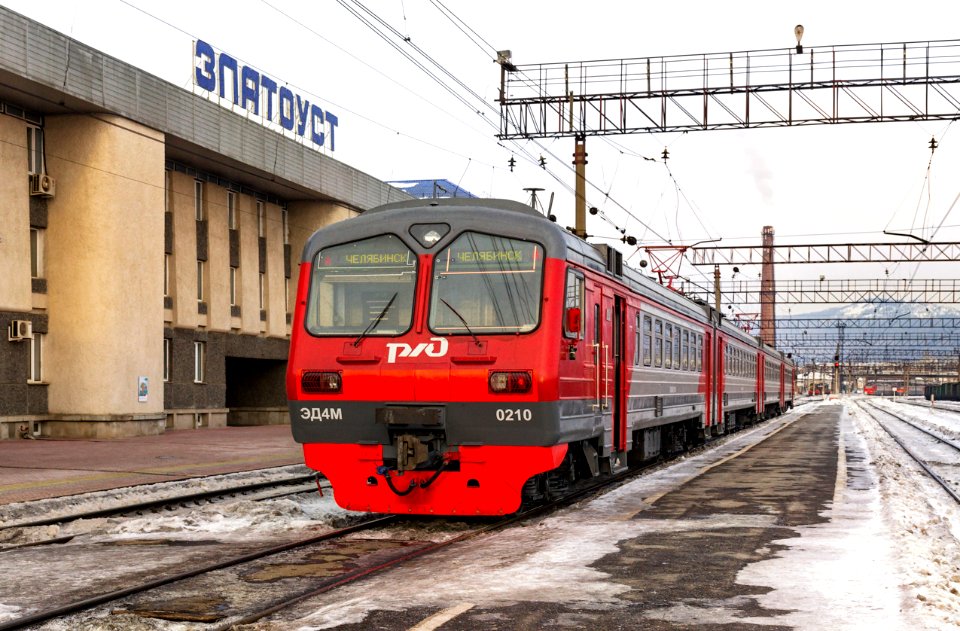 ЭД4М-0210,_Russia,_Chelyabinsk_region,_Zlatoust_station_(Trainpix_190449)