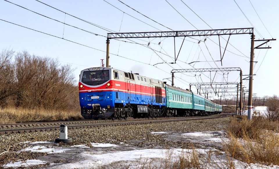 ТЭ33А-0180,_Russia,_Chelyabinsk_region,_Zolotaya_Sopka_-_Troick_stretch_(Trainpix_158815)