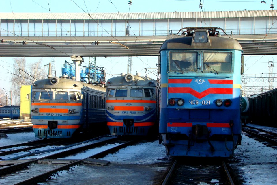ЧС8-021,_Украина,_Харьковская_область,_депо_Люботин_(Trainpix_46019)