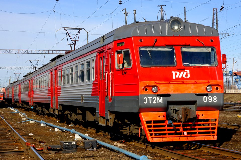 ЭТ2М-098,_Россия,_Тверская_область,_станция_Тверь_(Trainpix_97431)