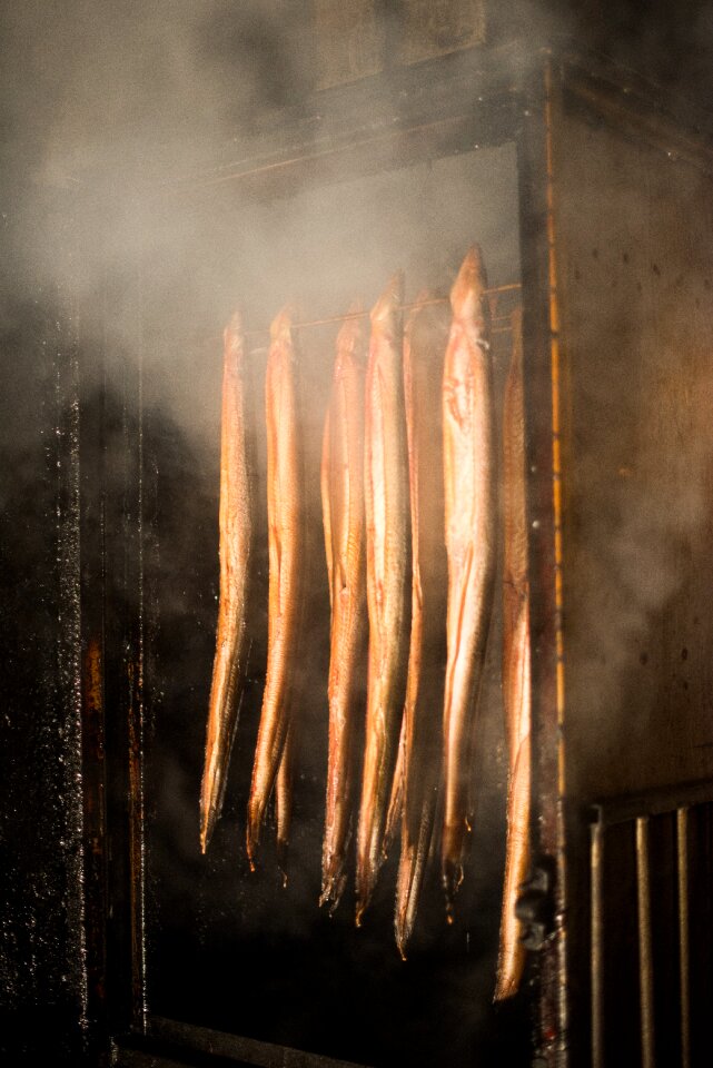 Smoke food seafood