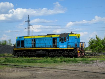 ТЭМ2У-9219,_Казахстан,_Карагандинская_область,_депо_КПТУ_(Trainpix_164201)
