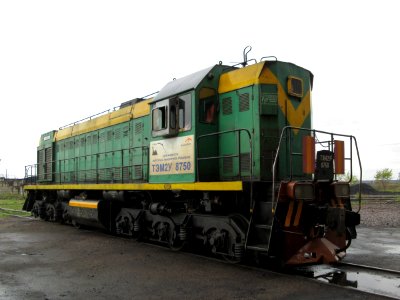 ТЭМ2У-8750,_Казахстан,_Карагандинская_область,_депо_КПТУ_(Trainpix_163467)