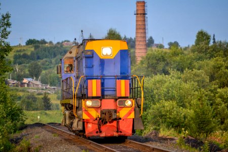 ТЭМ2УМ-825,_Россия,_Кемеровская_область,_Северокузбасское_ПТУ,_перегон_Бирюлинская_-_Первомайская_(Trainpix_136800)