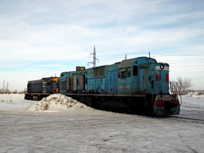 ТЭМ2УМ-354,_Казахстан,_Карагандинская_область,_депо_КПТУ_(Trainpix_49781)