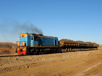 ТЭМ18-418,_Казахстан,_Карагандинская_область,_АО_"Шубарколь_комир",_карьер_(Trainpix_21709)