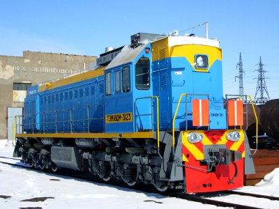 ТЭМ18ДМ-3123,_Казахстан,_Карагандинская_область,_депо_КПТУ_(Trainpix_128553)