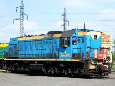 ТЭМ2УМ-033,_Казахстан,_Карагандинская_область,_депо_КПТУ_(Trainpix_132029)