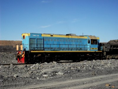 ТЭМ18-455,_Казахстан,_Карагандинская_область,_АО_"Шубарколь_комир",_карьер_(Trainpix_30204)