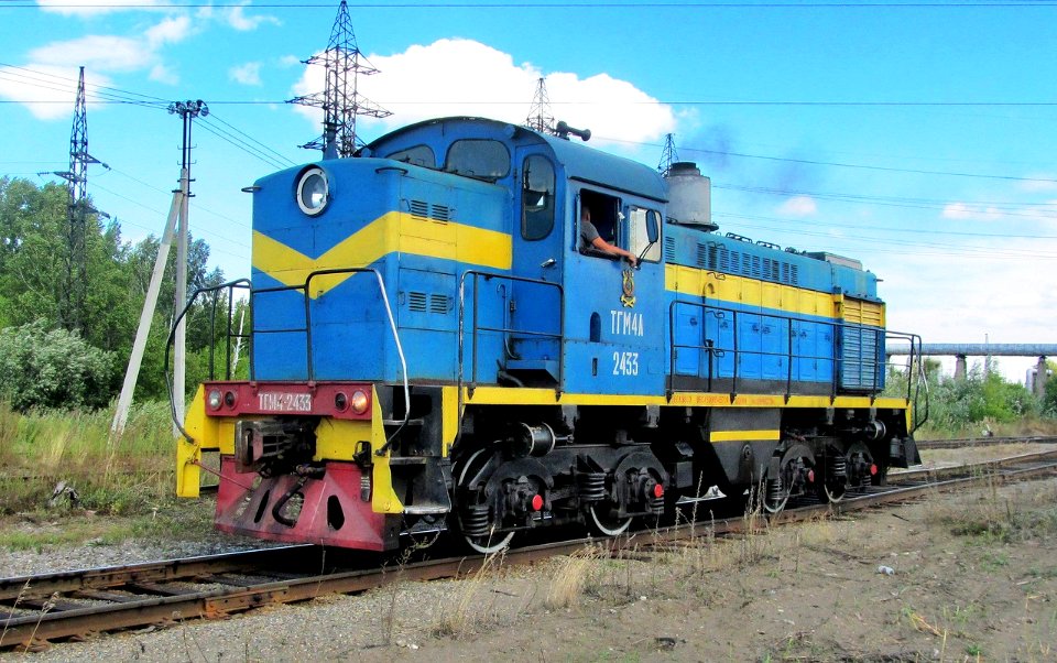 ТГМ4А-2433,_Россия,_Алтайский_край,_ООО_"БиПТУ",_депо_(Trainpix_139533)