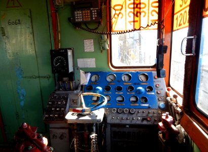ТЭМ2-6068,_Russia,_Samara_region,_Syzran_depot_(Trainpix_139266)
